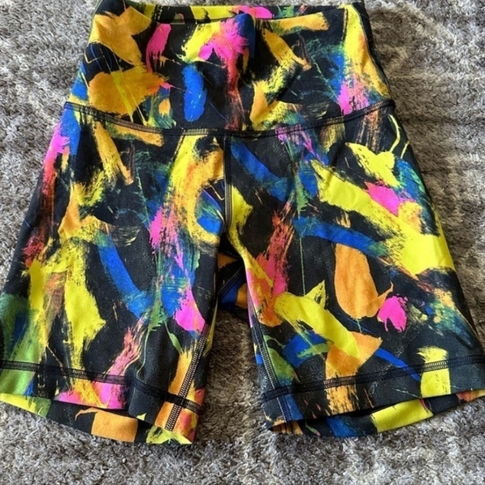 LULULEMON Invigorate Wunder Train High-Rise Athletic Bike Shorts NWOT - Picture 4 of 10
